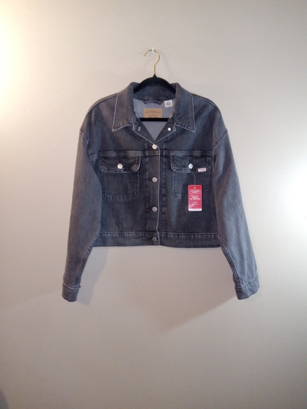 Signature by Levi Strauss Women's Grey Denim Cropped Trucker Jacket
